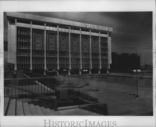 1971 Press Photo The Milwaukee Police Department Building - mjb47722
