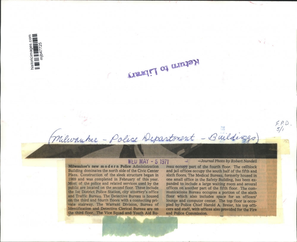 1971 Press Photo Outside Milwaukee Police Department's new modern building