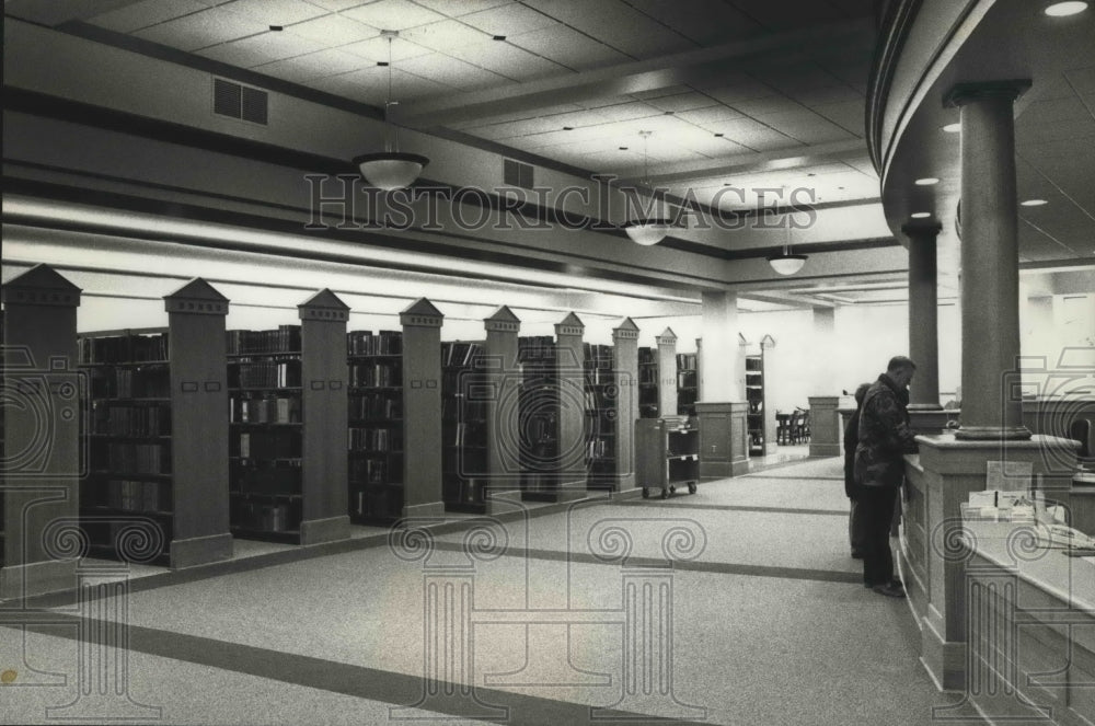 1993 Press Photo The Humanities Room at downtown library in Milwaukee- Historic Images