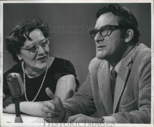 1969 Press Photo WISN hosts Charlie Hanson and Mary Ann Le May of "What's New?"- Historic Images