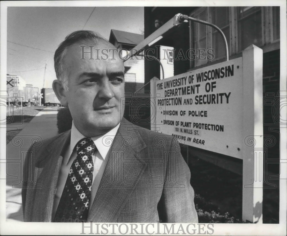 1977 Press Photo Ralph Hanson, Police Chief at University of Wisconsin-Madison