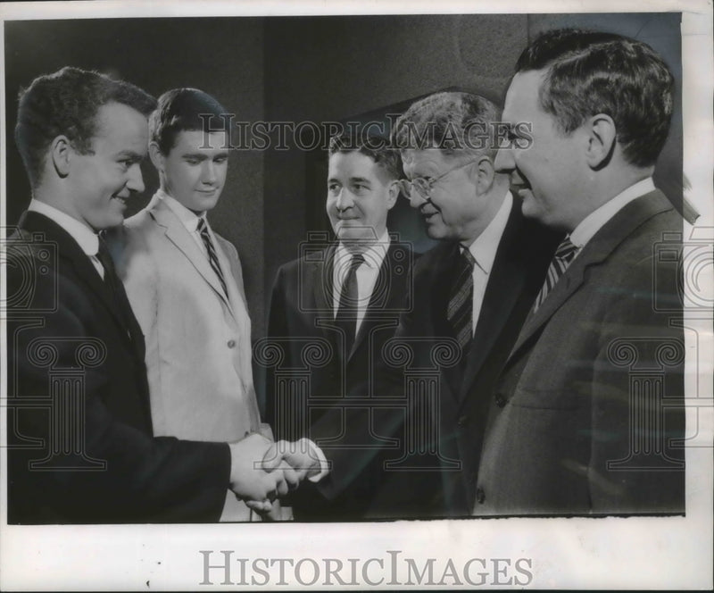 Load image into Gallery viewer, 1958 Press Photo High school teens shake judges hands at Wisconsin play audition
