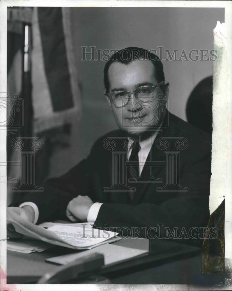 Load image into Gallery viewer, 1966 Press Photo Newton N. Minow, Ex-Milwaukeean, is Chairman of the FCC, D.C.
