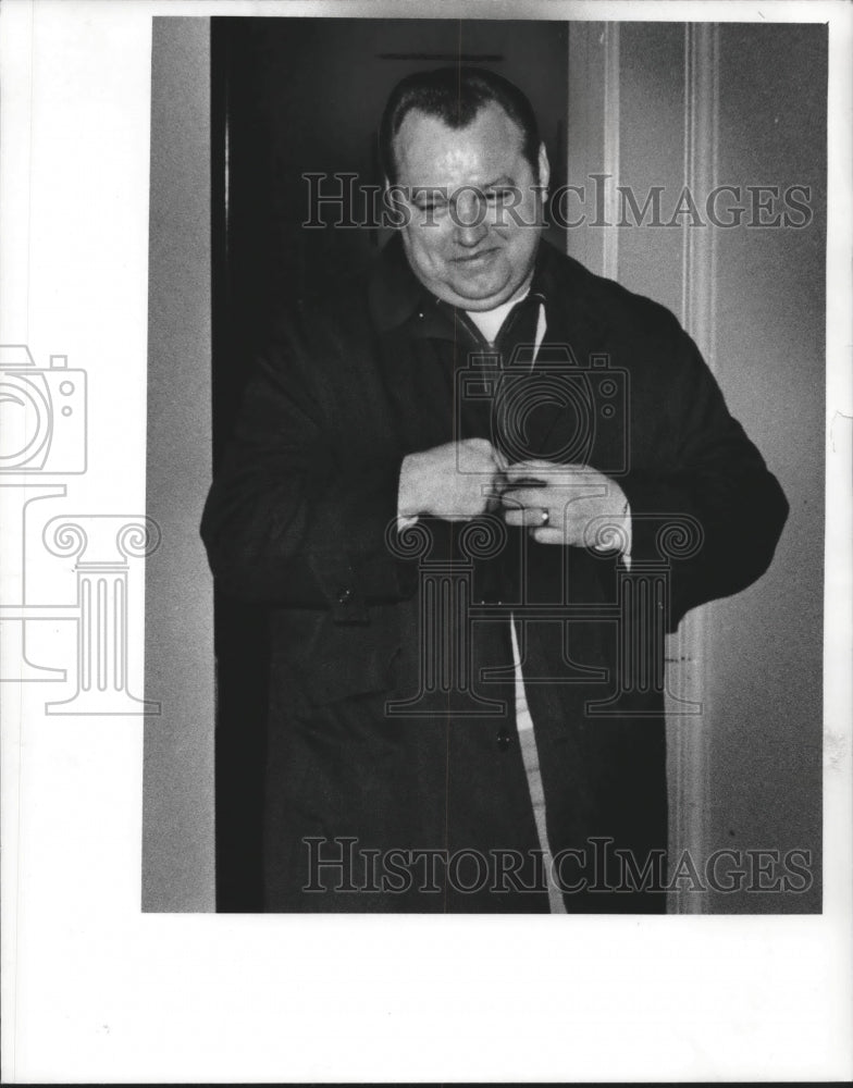 1975 Press Photo Witness Testified Milwaukee Investigation Into Police Party- Historic Images