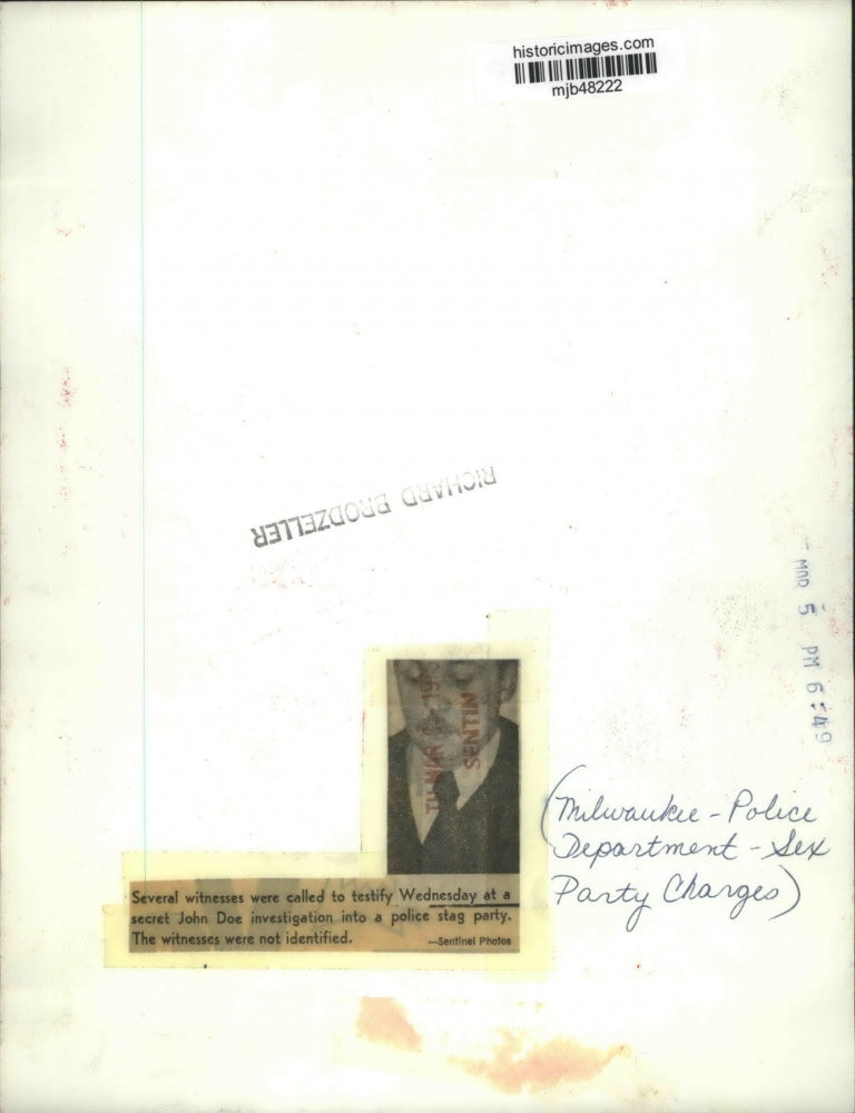 1975 Press Photo Unidentified witness , John Doe police stag party investigation