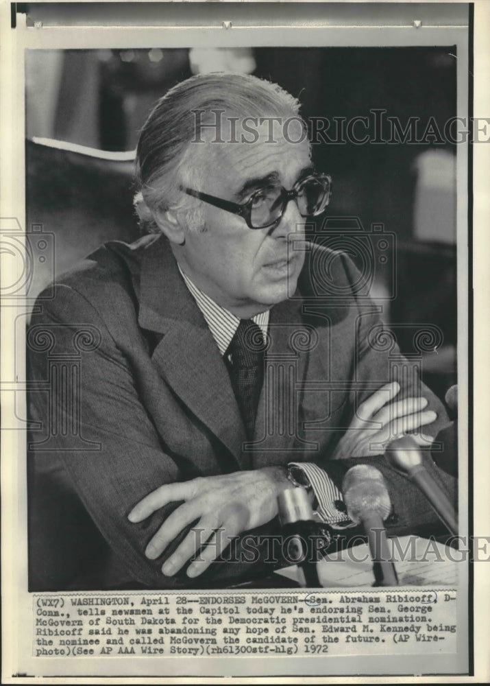 1972 Press Photo Connecticut Dem. Senator Abraham Ribicoff endorses McGovern- Historic Images