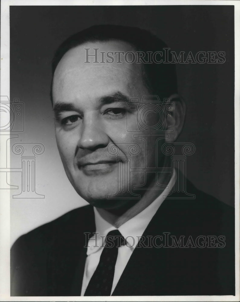 1974 Press Photo Glen M. Hanson, project sales manager for Allis-Chalmers- Historic Images