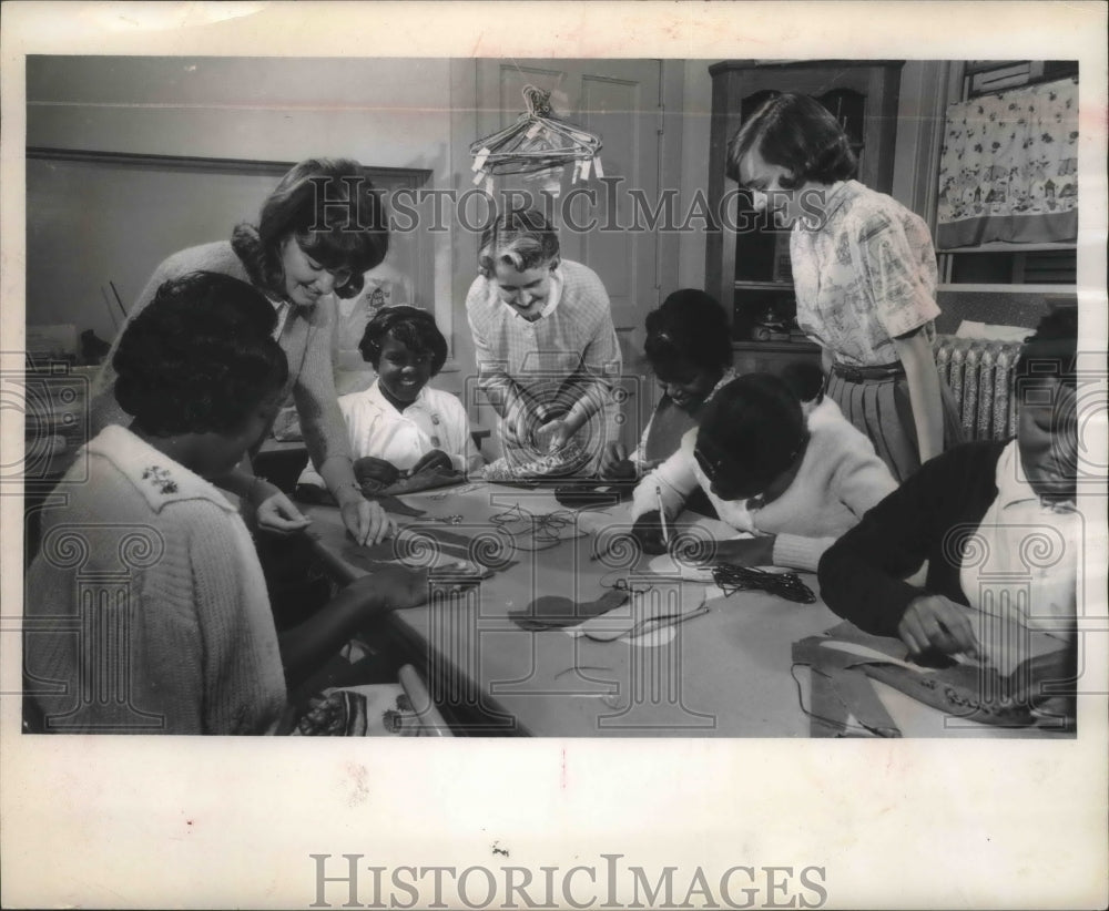 1964 Press Photo Program for youths at Friedens United Church of Christ- Historic Images