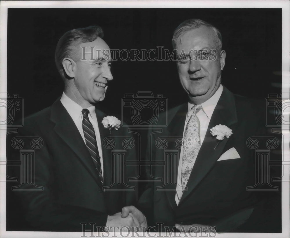 1957 Press Photo Governor Thomson congratulates Lewis French on his UW award, WI- Historic Images