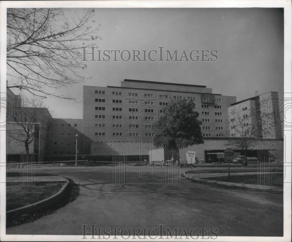 1956 Press Photo Construction of addition to Milwaukee County Hospital