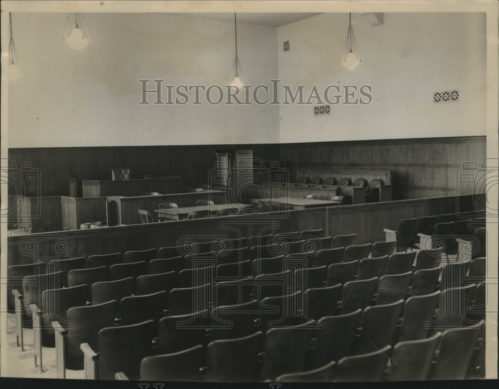 1930 Press Photo Municipal Court Scene-Milwaukee-Safety Building-Interior.