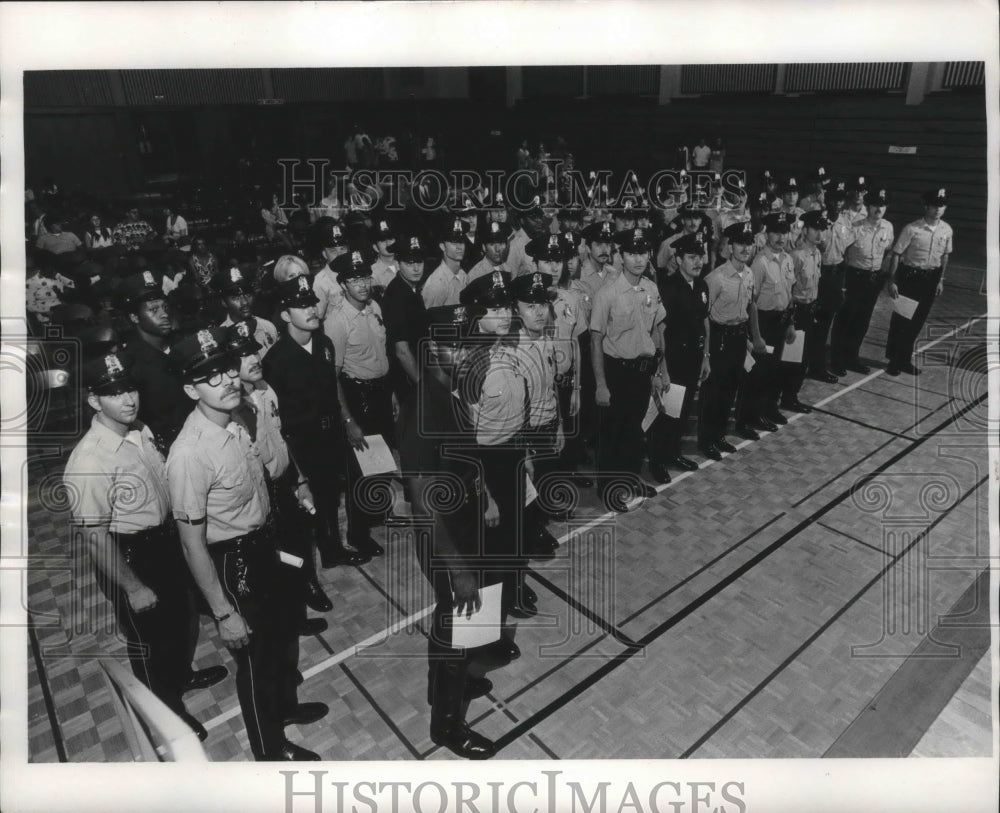 1973 Press Photo Group of men at police department, Milwaukee. - mjb49326