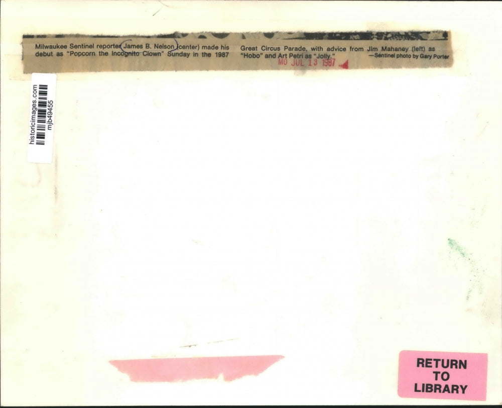 1987 Press Photo Three clowns at the Great Circus Parade in Wisconsin.