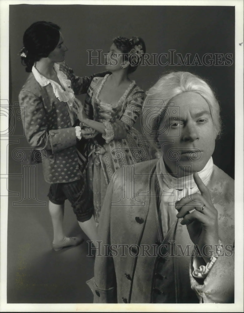 1990 Press Photo Milwaukee Dance Theater casts&#39; tribute to Mozart-Pabst Theater- Historic Images