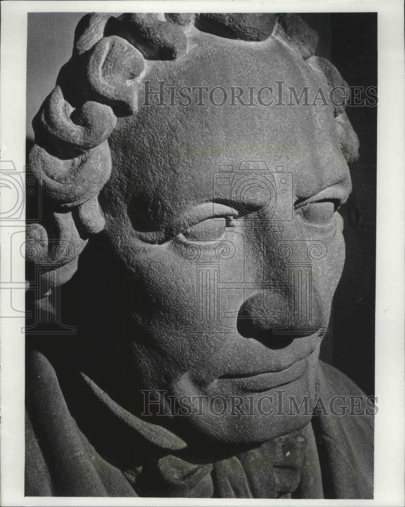 1972 Press Photo Statue Solomon Juneau, French-Canadian aided growth, Milwaukee.- Historic Images