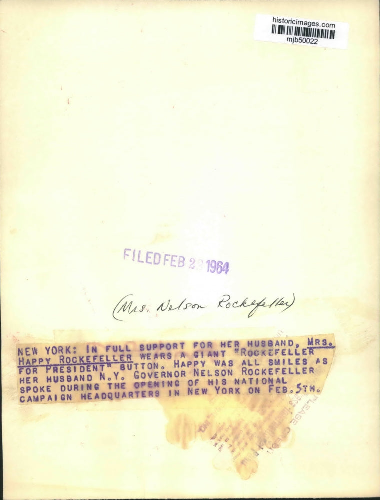 1964 Press Photo "Rockefeller for President" worn by Mrs. Rockefeller, New York