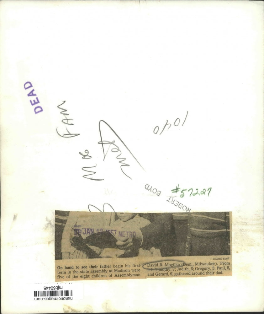 1957 Press Photo Milwaukee Assemblyman. David R. Mogilka and family - mjb50445