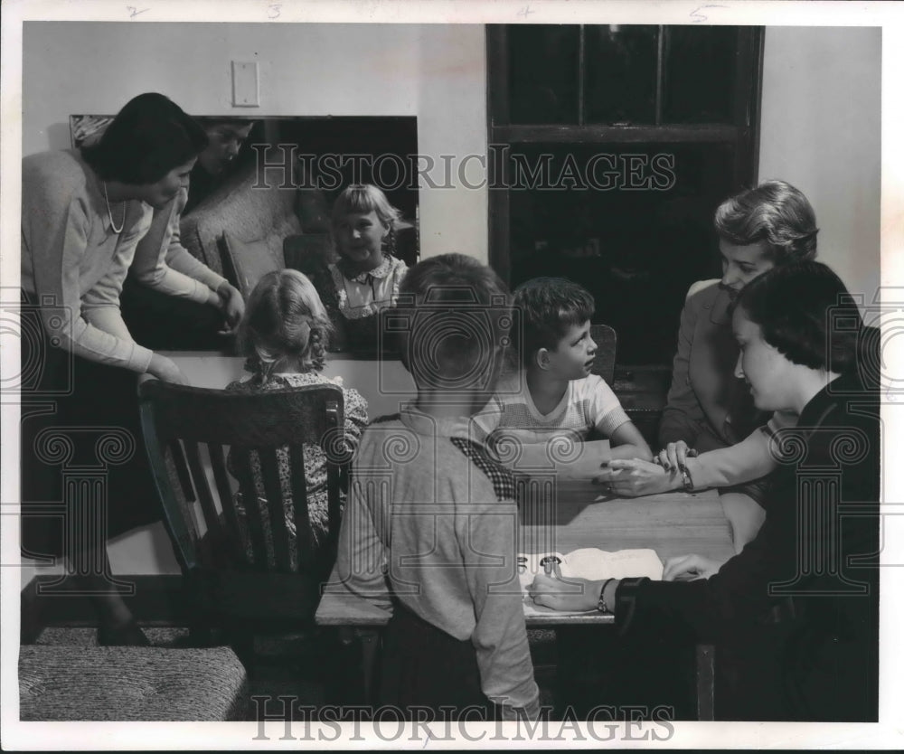 1954 Press Photo Speech Correction Staff Help Students At East Granville School- Historic Images