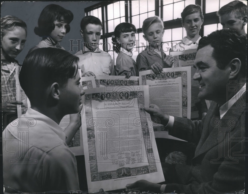 1964 Press Photo History lesson for Milwaukee&#39;s Wisconsin Avenue students
