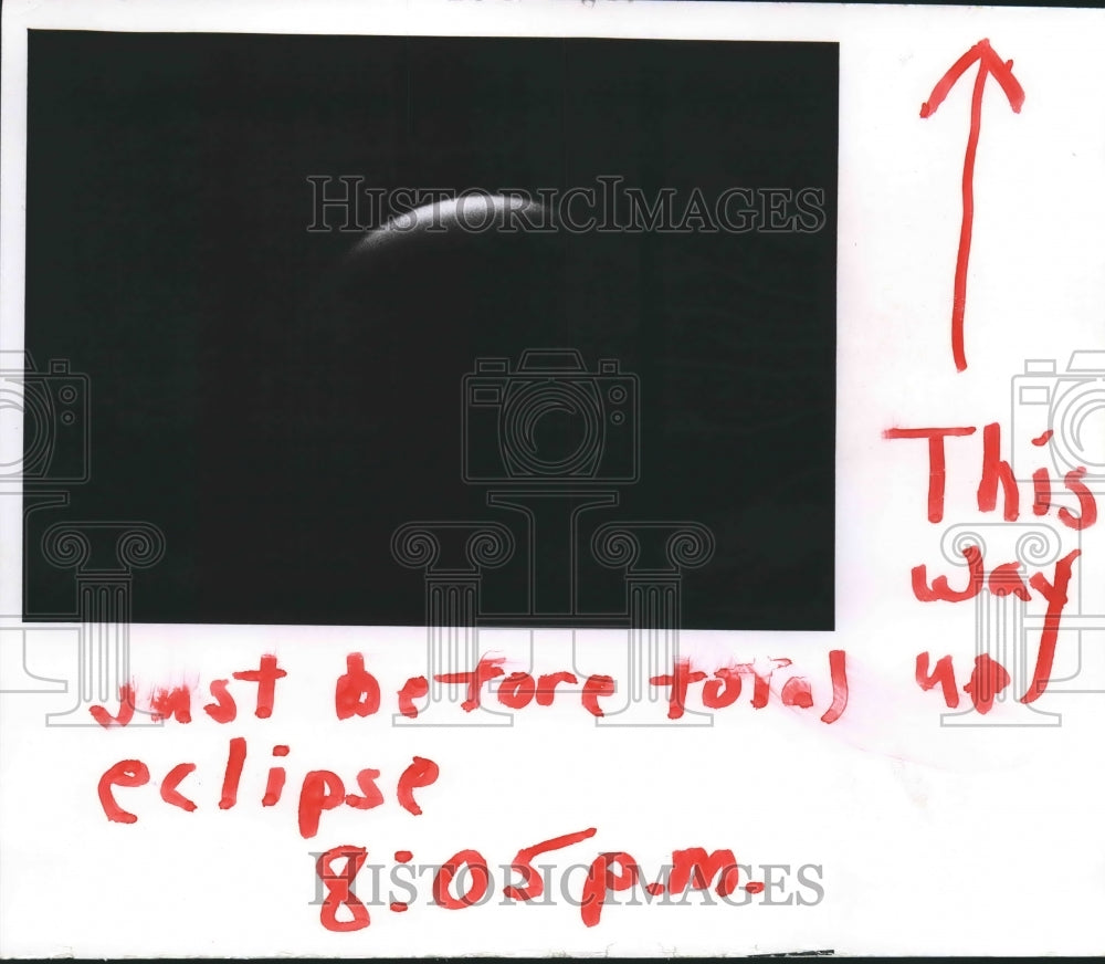 1964 Press Photo cloudless sky for Milwaukee Wisconsin lunar eclipse - mjb50716