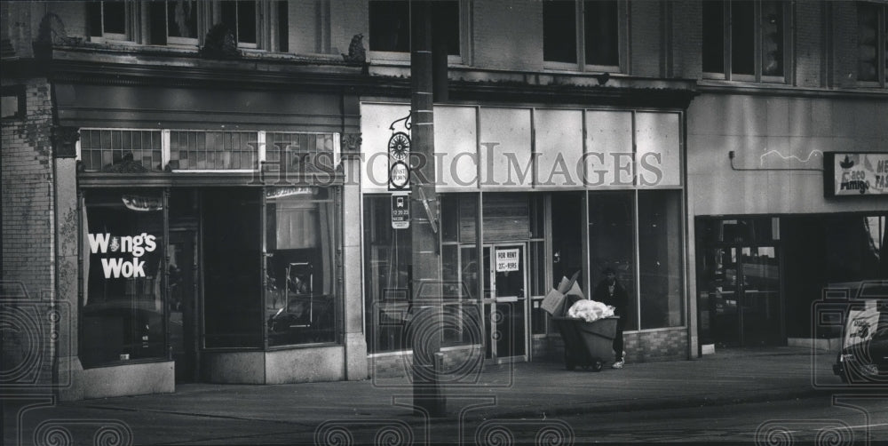 1989 Press Photo storefronts along East Wisconsin Avenue in Milwaukee Wisconsin- Historic Images