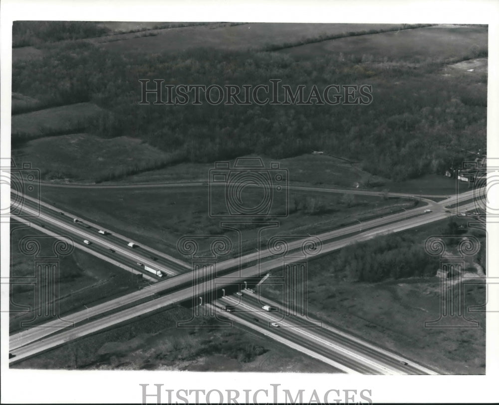 1989 Press Photo Forest and freeways at proposed Milwaukee Stadium Site- Historic Images