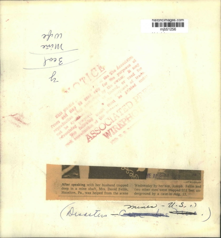 1968 Press Photo Mrs. David Fellin and son Joseph receive news of mine explosion