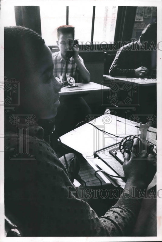 1969 Press Photo Milwaukee's Ruben Daniels & James McDowell learn to use phone- Historic Images