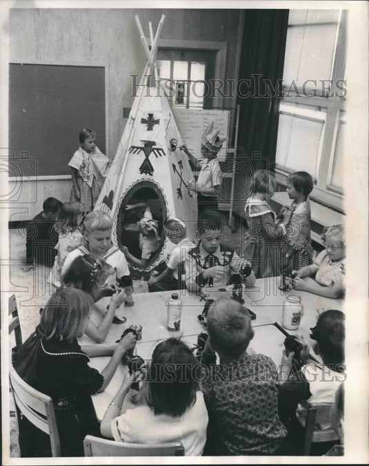 1962 Press Photo Mrs. Myrtle Sorenson's class. MacArthur School Milwaukee- Historic Images
