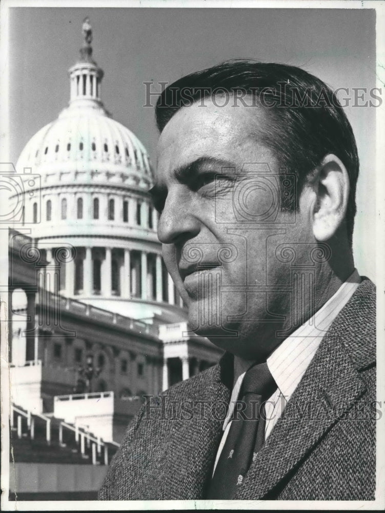 1969 Press Photo Abner Mikva, congressman standing in front capitol, Washington.- Historic Images