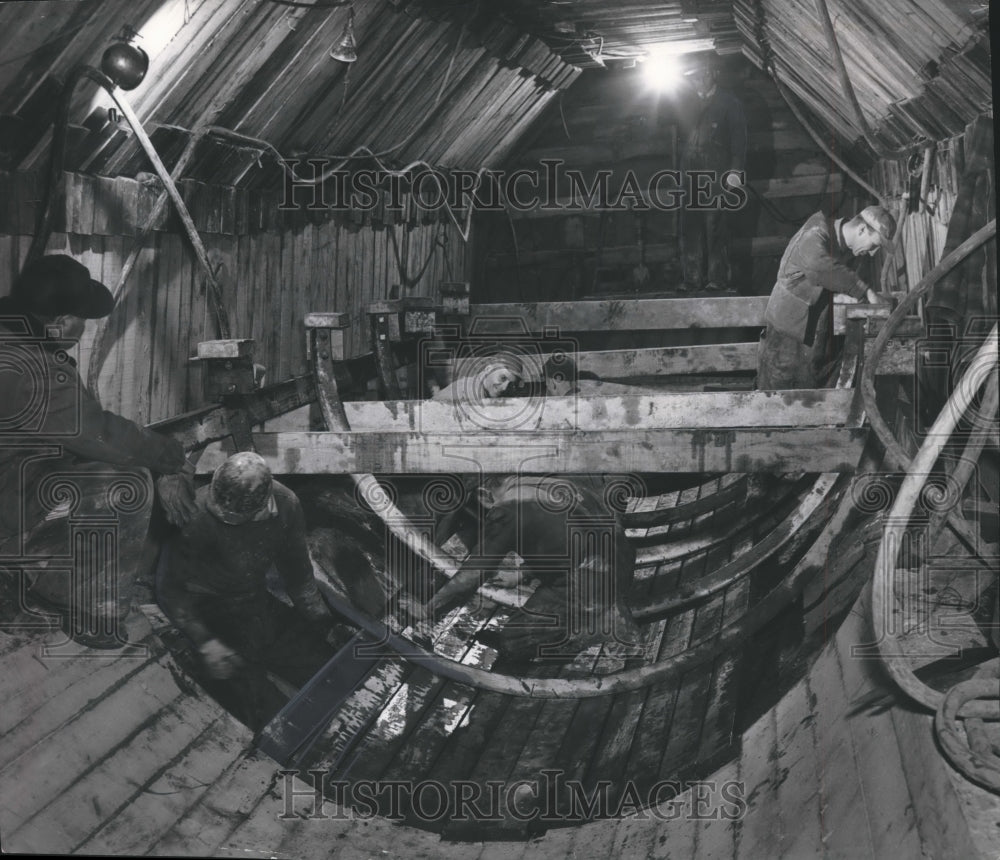 1952 Press Photo Cement forms for laying sewer in Milwaukee. Wisconsin.
