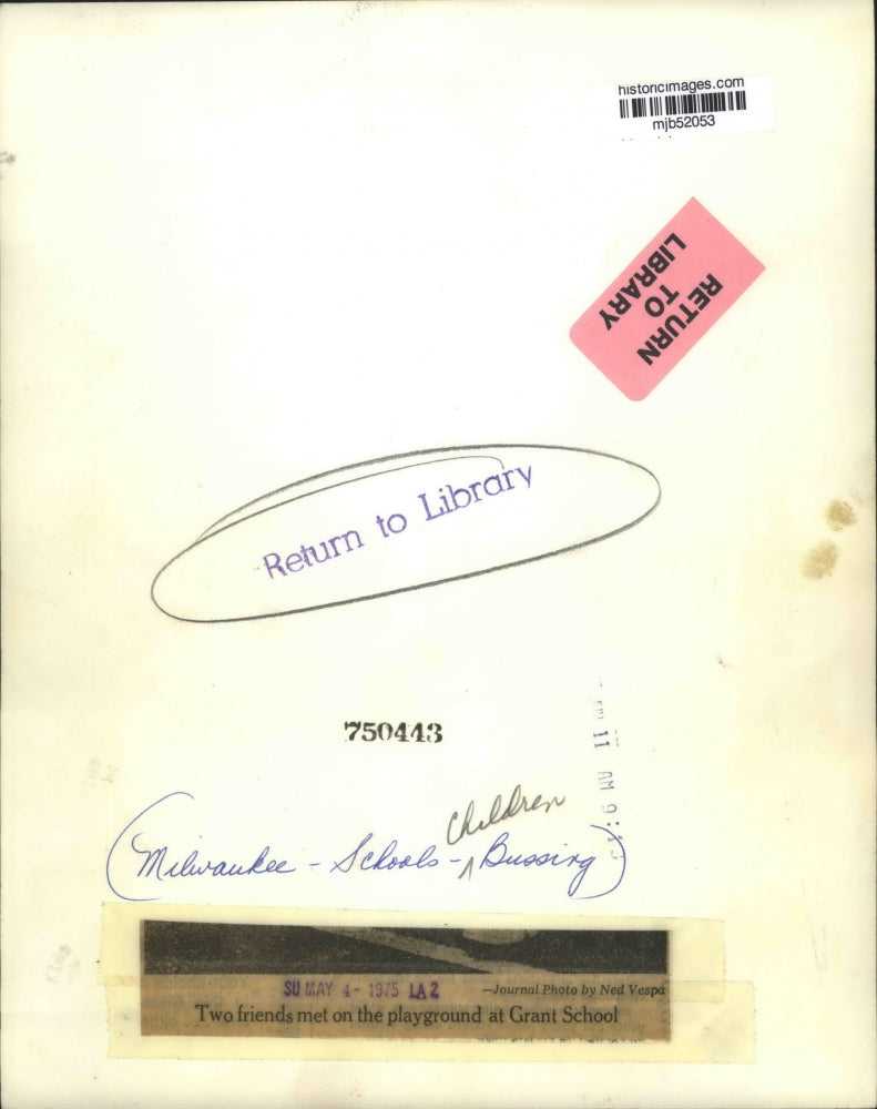 1975 Press Photo Children on the playground at Grant School in Milwaukee, Wis.