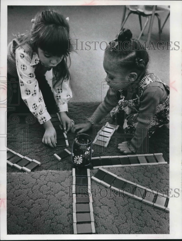 1975 Press Photo Children at Milwaukee School of Montessori. - mjb52077