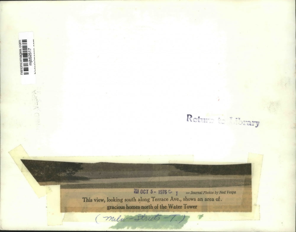 1976 Press Photo Looking south along Terrace Avenue, gracious homes, Milwaukee.