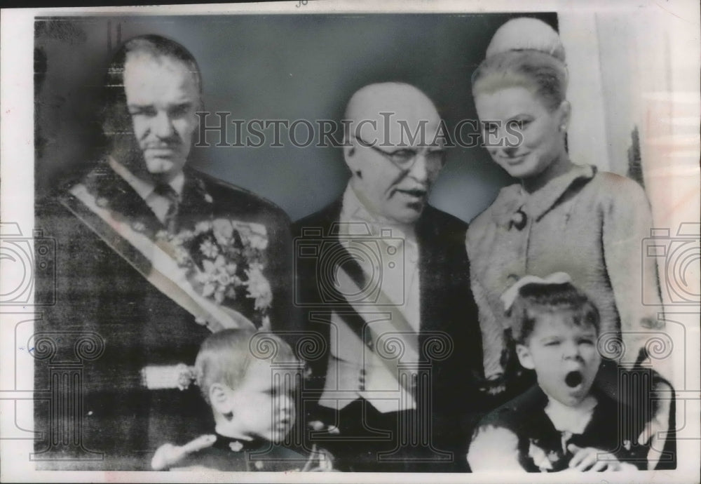 1962 Press Photo Prince Rainier and family watching Monaco national day parade.- Historic Images