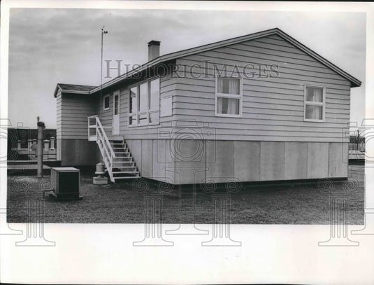 1966 Press Photo House on the Roof of a Two Story Factory in Wisconsin- Historic Images