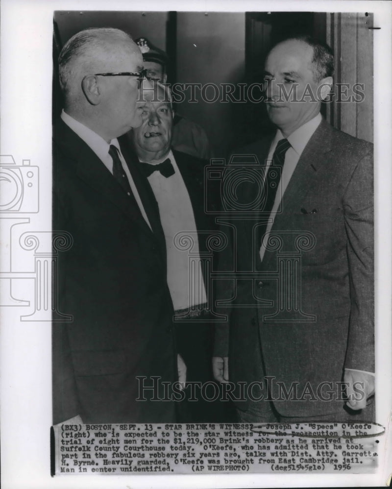 Load image into Gallery viewer, 1956 Press Photo Garrett Byrne District Attorney with Joseph O'Keefe Witness
