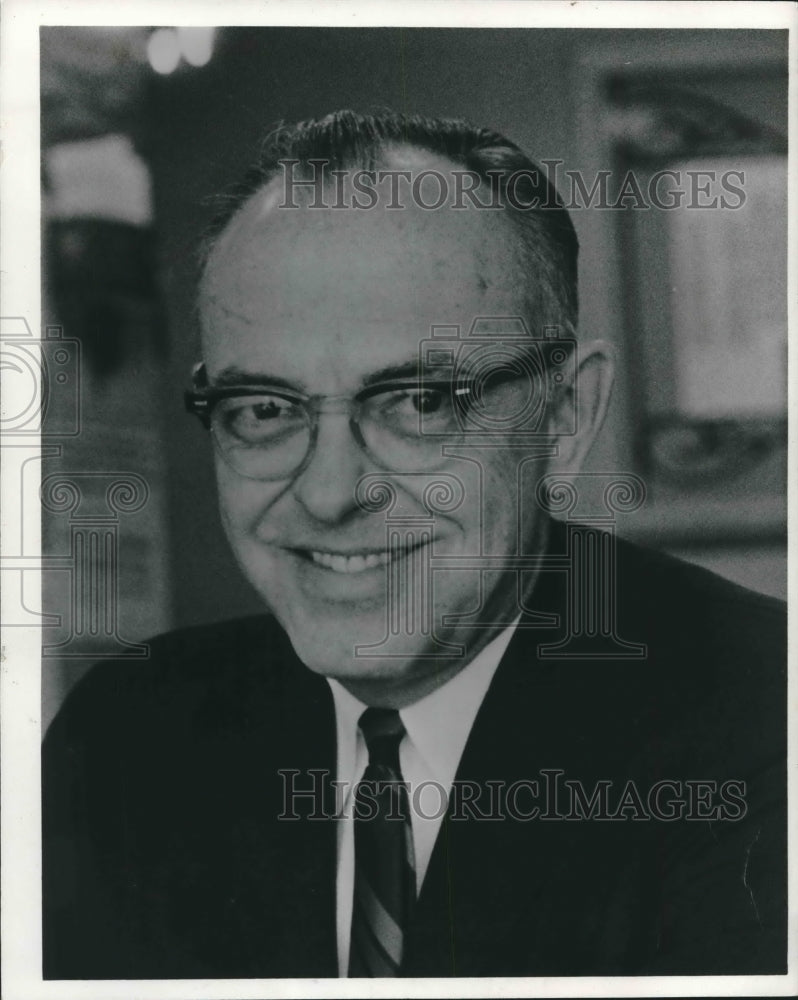 1973 Press Photo Richard A. Hoover, Manager Milwaukee Performing Arts Center