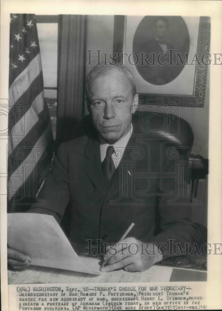 1945 Press Photo Undersecretary Of War Robert Patterson In His Pentagon Office- Historic Images