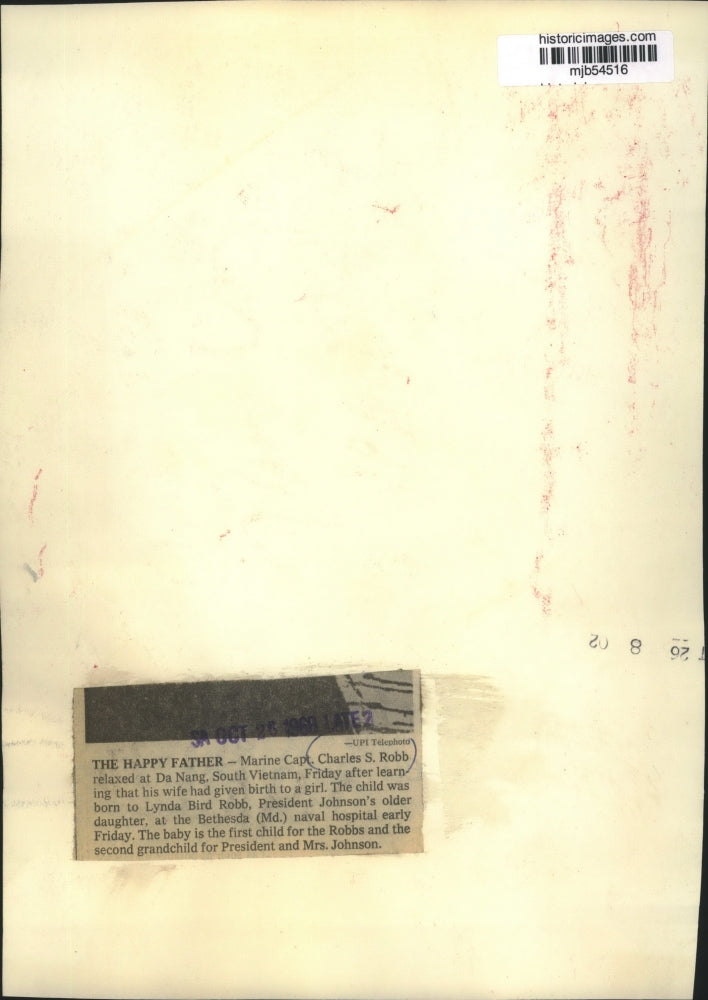 1968 Press Photo Marine Capt. Charles S. Robb relaxing at Da Nang, South Vietnam