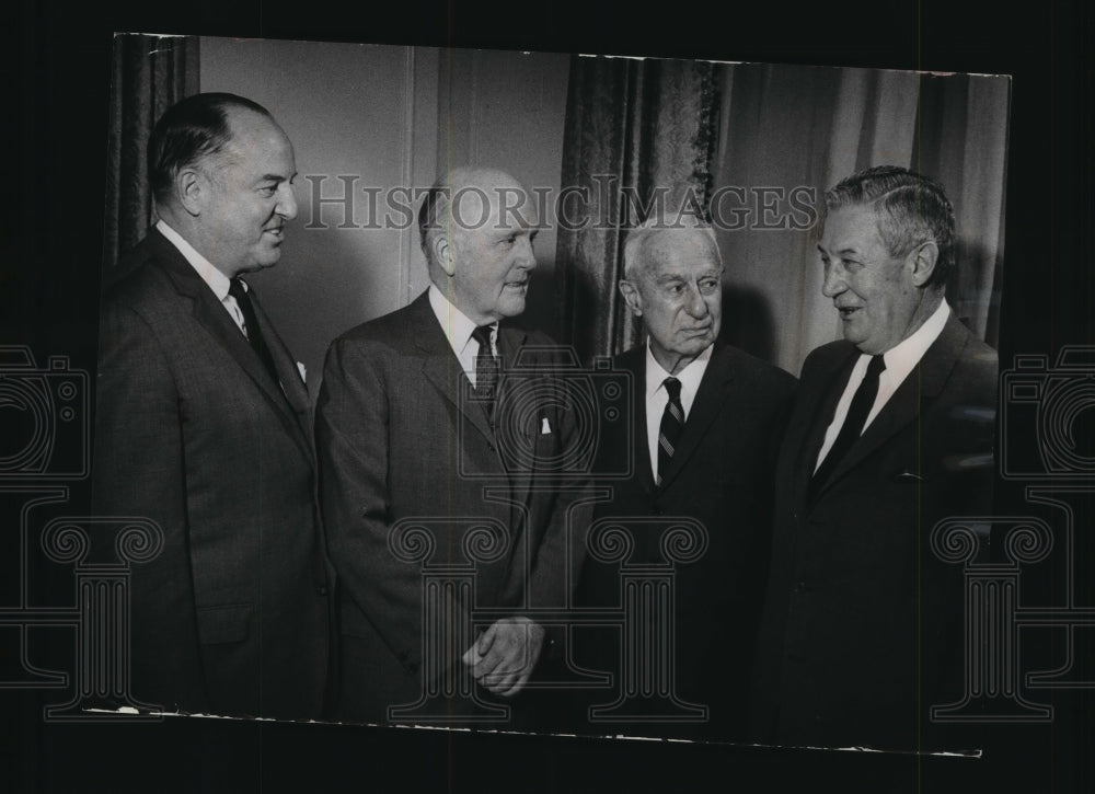 1968 Press Photo Members of the Greater Milwaukee Committee at Annual Luncheon- Historic Images