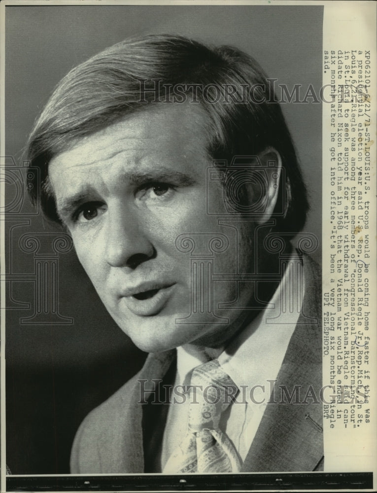 1971 Press Photo U.S. Rep. Donald Riegle Jr. Among Three in Barnstorming Tour