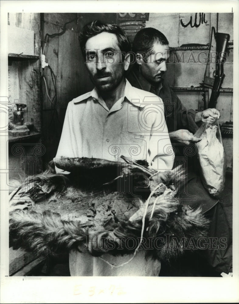 1978 Press Photo Shopkeeper at the Bara Market on Tribal Lands in Pakistan- Historic Images