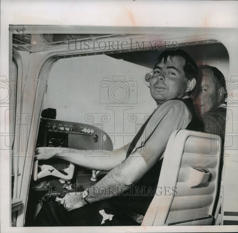 Load image into Gallery viewer, 1963 Press Photo Patrick Hemingway learning to fly plane - mjb55541
