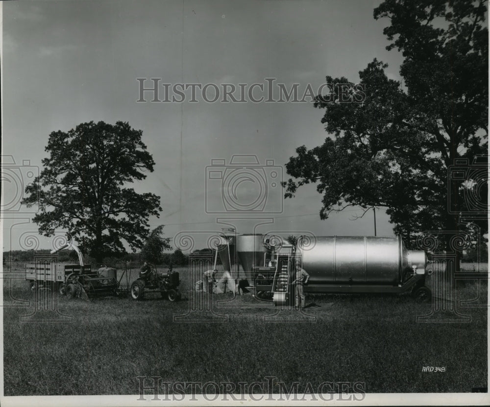 1944 Press Photo Heil Company&#39;s dehydrator prevents food spoilage near Wind lake- Historic Images