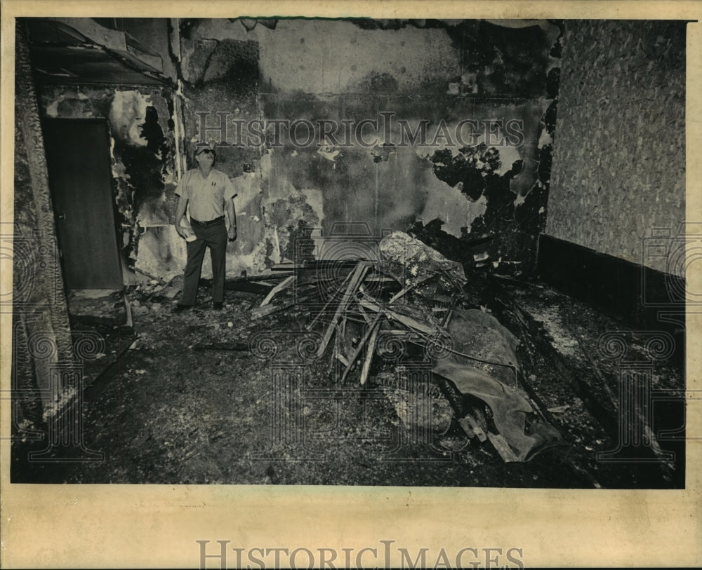 1986 Press Photo Fire damages Milwaukee County War Memorial
- Historic Images