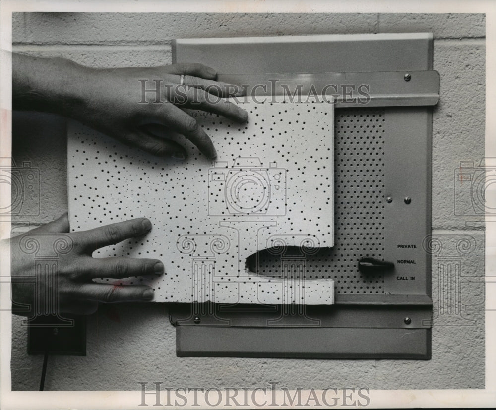 1962 Press Photo Acoustical tile put over &quot;intercom&quot; in confessional, Milwaukee.- Historic Images