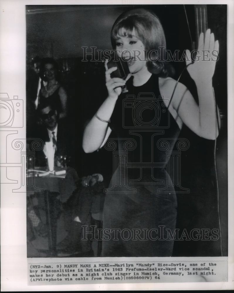 1964 Press Photo Mandy Rice-Davies performs in Munich - mjb55849