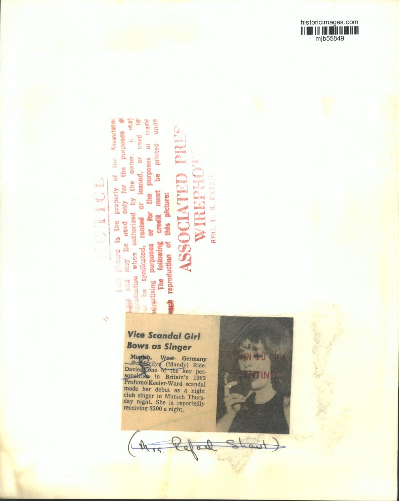 1964 Press Photo Mandy Rice-Davies performs in Munich - mjb55849