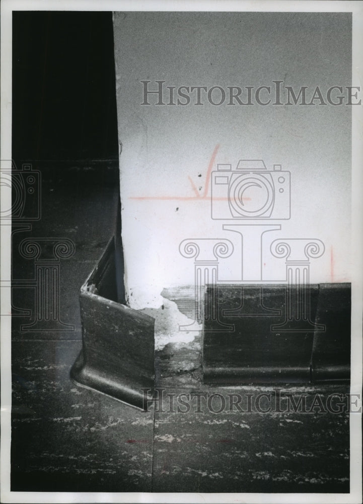 1963 Press Photo Maintenance problems at Milwaukee County War Memorial Center